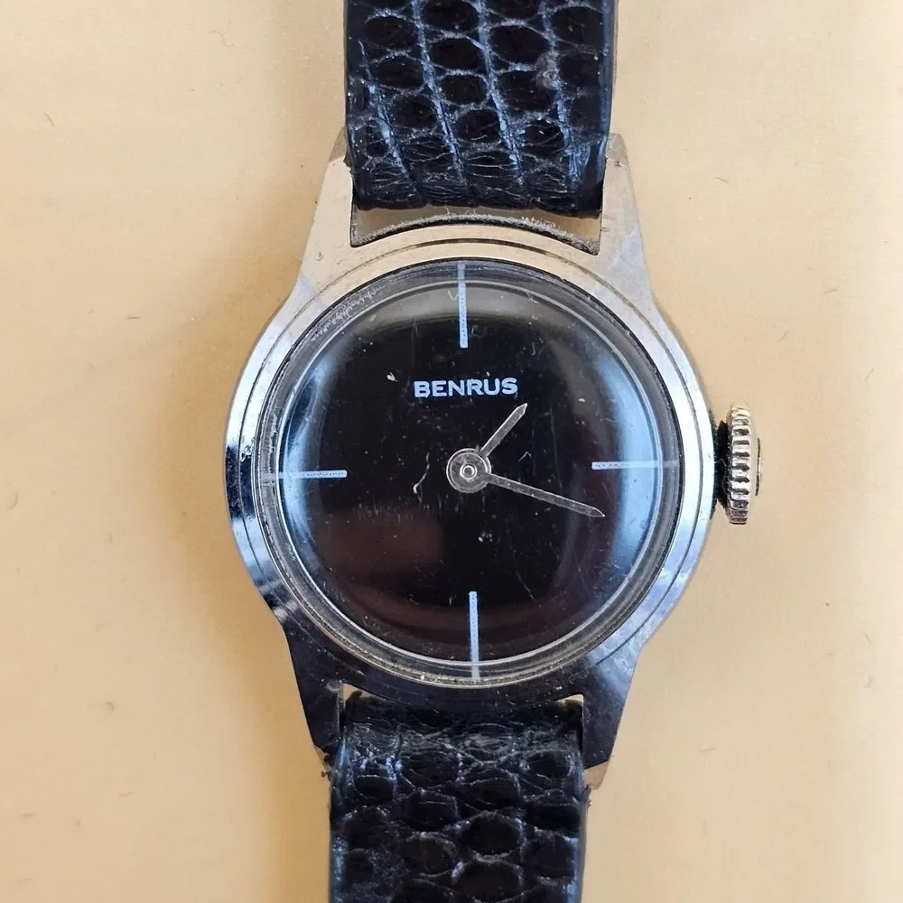 Vintage Benrus 17 Jewels Ladies Cocktail Watch On Seiko Genuine Lizard Band Runs